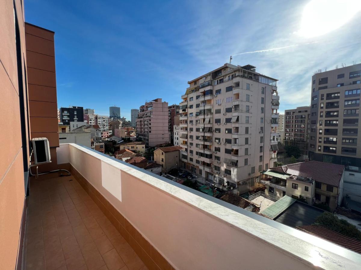 Daily Apartment In Center Tirana Exterior foto