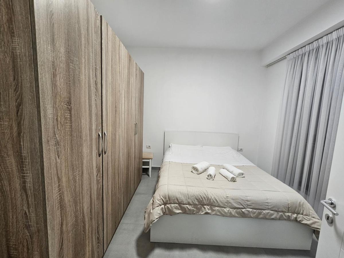 Daily Apartment In Center Tirana Exterior foto