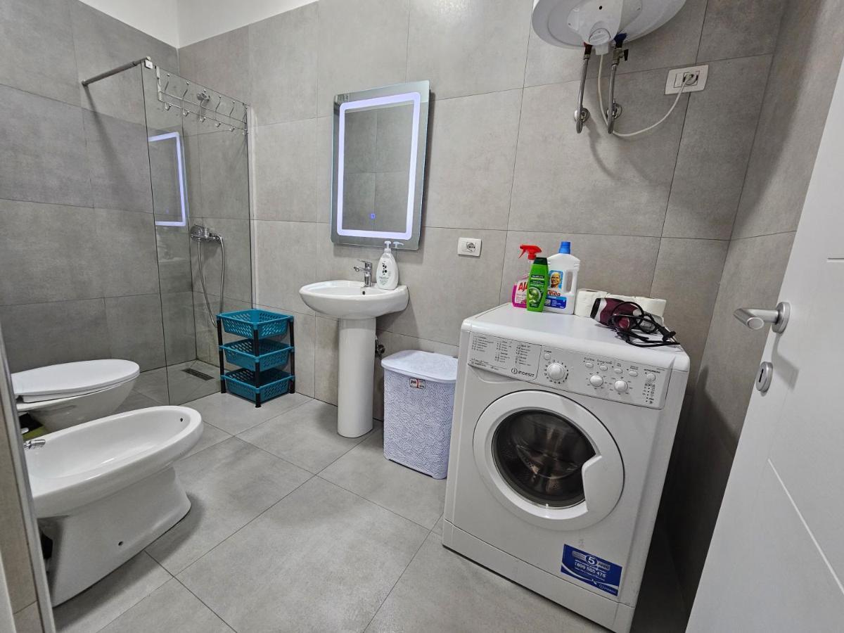 Daily Apartment In Center Tirana Exterior foto